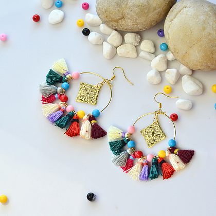 Boucles d'oreilles pendantes pompon en coton avec perles acryliques opaques-1