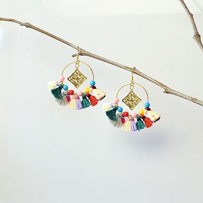 Boucles d'oreilles pendantes pompon en coton avec perles acryliques opaques-4