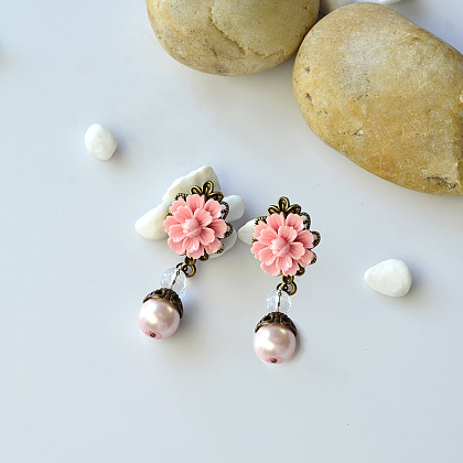 Clous d'oreilles en perles de résine de fleurs de style vintage-1