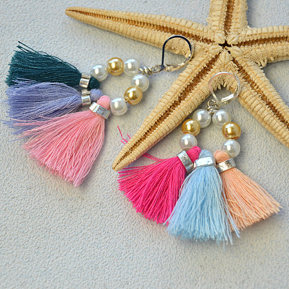 Boucles d'oreilles pompons tricolores avec perles de verre-6