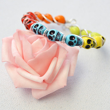 Bracelet de perles acryliques tête de mort enveloppé de fil-5
