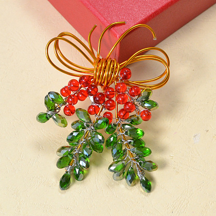 Bezaubernde Weihnachtsbrosche mit Perlen und Drähten-8