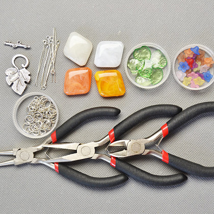 Браслет из акриловых бусин с имитацией драгоценного камня в виде ромба-2