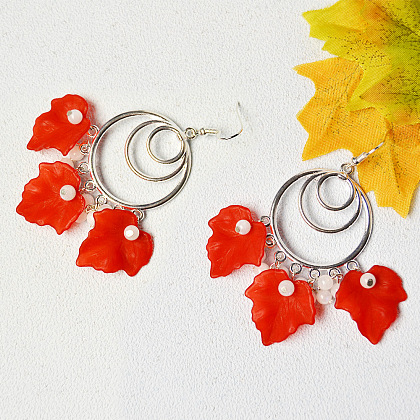 Boucles d'oreilles pendantes en feuille d'érable en acrylique rouge-4