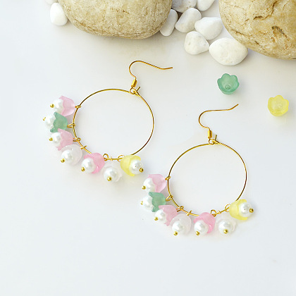 Boucles d'oreilles créoles en perles acryliques et fleurs-1