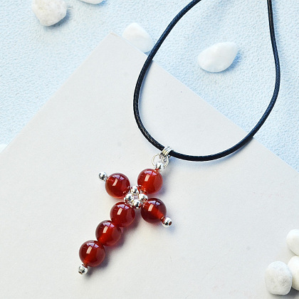 Collier à pendentif croix en perles de pierres précieuses rouges-1