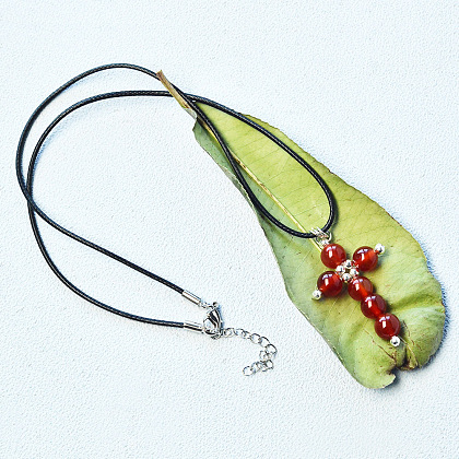 Collier à pendentif croix en perles de pierres précieuses rouges-6