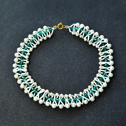 Колье-нагрудник с жемчугом и хрустальными бусинами-5