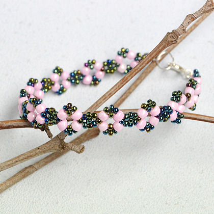 Rosa Armband mit süßen Saatperlenperlen
