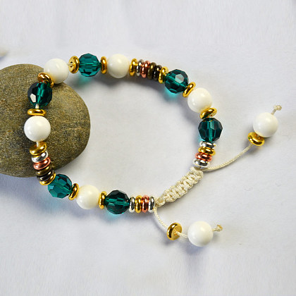 Bracelet avec perles de coquillages géants-1