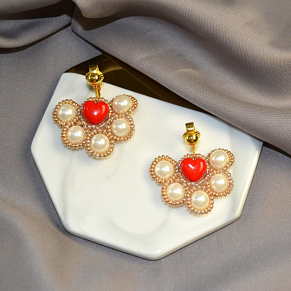 Серьги с жемчугом в форме сердца