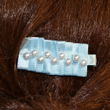 Sanfte Haarspange mit Perlenband-5