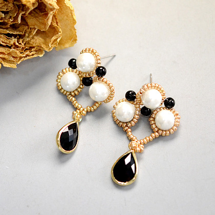 Black and White Beaded Earrings-1