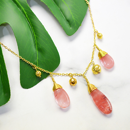 Кварцевое колье с подвеской