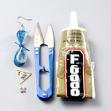 Треугольные серьги с нитками-2