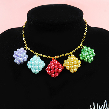 Halskette aus mehrfarbigen Perlenwürfeln-1