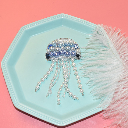 Broche brodée en forme de méduse avec perle-1