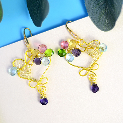 Серьги в форме сердечек с проволокой