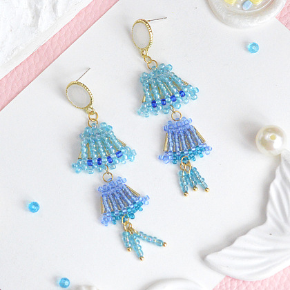 Серьги из бисера в виде синих медуз