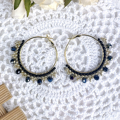 Серьги-кольца со стеклянными бусинами