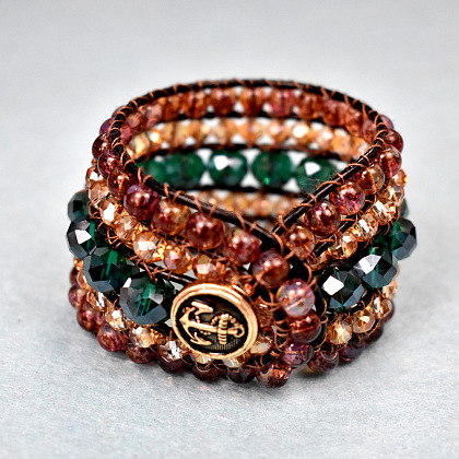 Многоярусный браслет из стеклянных бусин-7