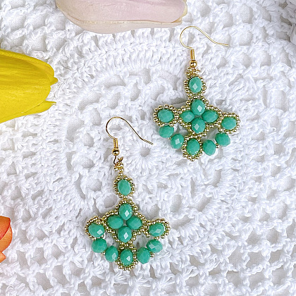 PandaHall Selected мастер-класс по изготовлению зеленых серег с гранеными стеклянными бусинами.