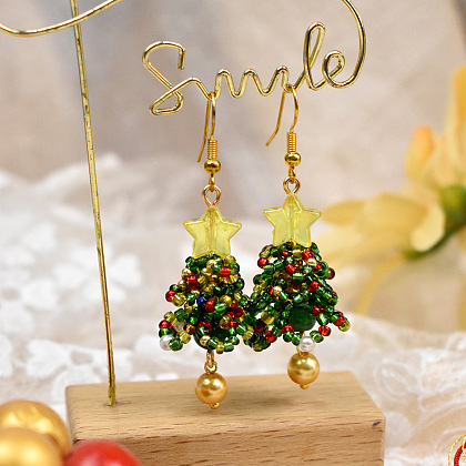 Weihnachtsbaum-Ohrringe aus Saatperlen-Perlen