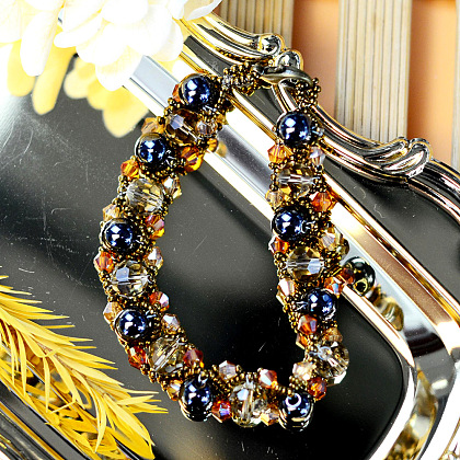 Винтажный браслет из бисера-5