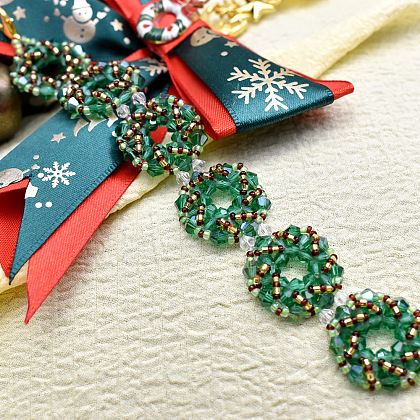 Christmas Wreath Beaded Bracelet-7