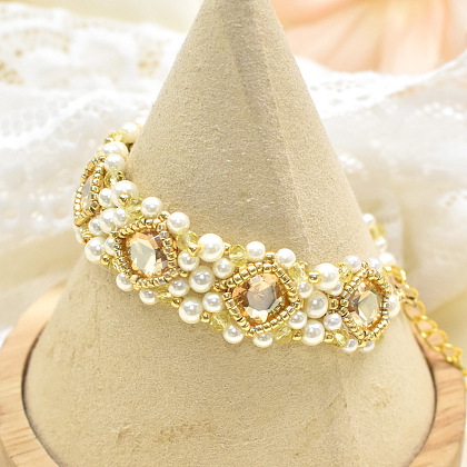 Pandahall-Idee für ein goldenes Perlenarmband