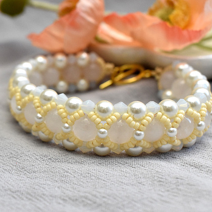 Bracciale con perline di vetro opalite e perle-1