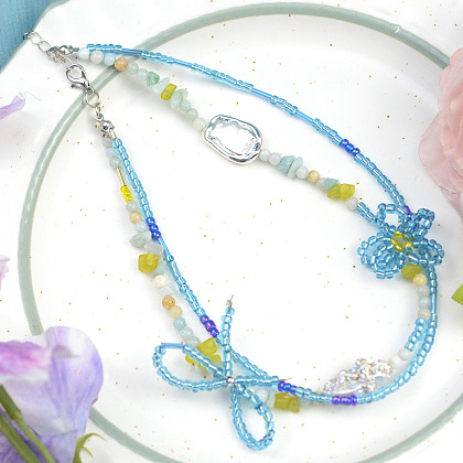 Ожерелье-бантик из голубого бисера-5