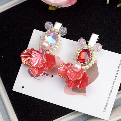 Заколка для волос из проволоки в виде золотой рыбки