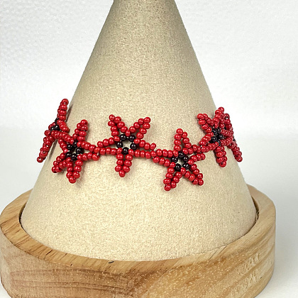 PandaHall Selected Idea on Seed Beaded Red Star Bracelet-1
