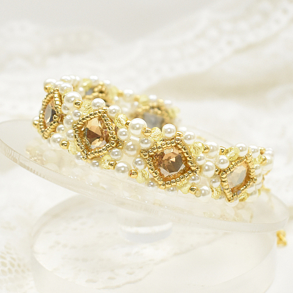 PandaHall Selected idea su un braccialetto con perline e castoni dorati-7