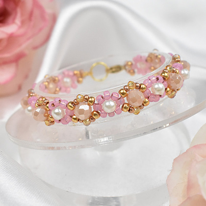 Armband mit rosa Blumenperlen
