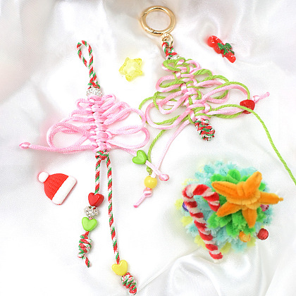 Елочное украшение в технике макраме