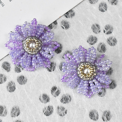 PandaHall Selected tutoriel sur les boucles d'oreilles marguerite en perles de graines violettes-8