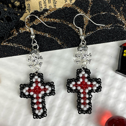 PandaHall Selected мастер-класс по изготовлению серег-крестиков из бисера в стиле Хэллоуина