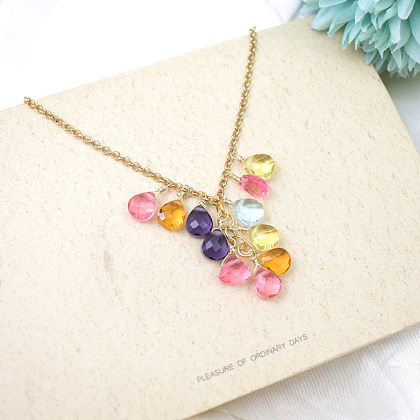 Ожерелье из стеклянных бусин в форме ёлочки