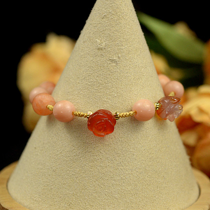 Розовый браслет из плетеной веревки с драгоценными камнями-5