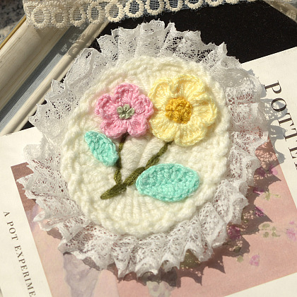 Вышитая цветочная брошь во французском стиле