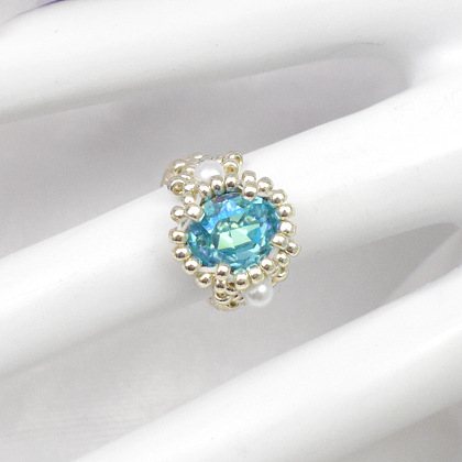 Eingefasster Ring mit Strass-Cabochon-5