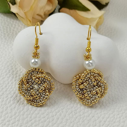 PandaHall Selected мастер-класс по изготовлению серег из бисера с золотыми семенами-8