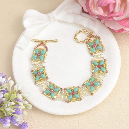 Браслет из чешского бирюзового стекла с бисером