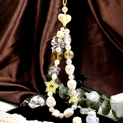 Телефонная цепочка в кремовом стиле