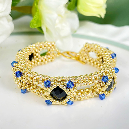 Bracelet de perles de graines dorées avec cabochons de verre-1