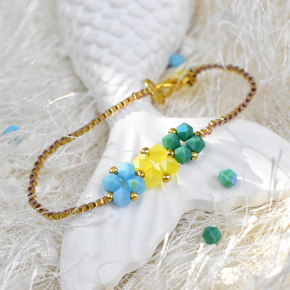 Простой биконический браслет из стеклянных бусин в лесном стиле-1