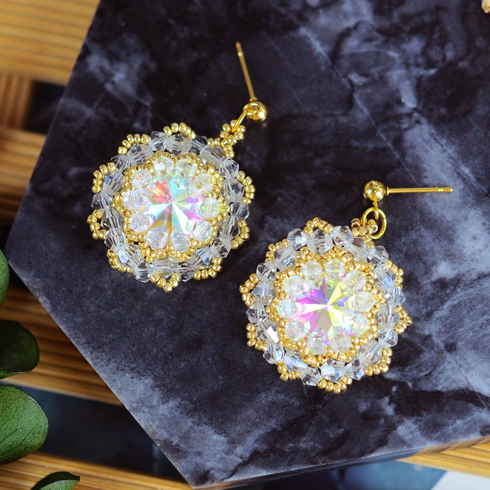 Серьги из стеклянных бусин с кабошоном из страз-1