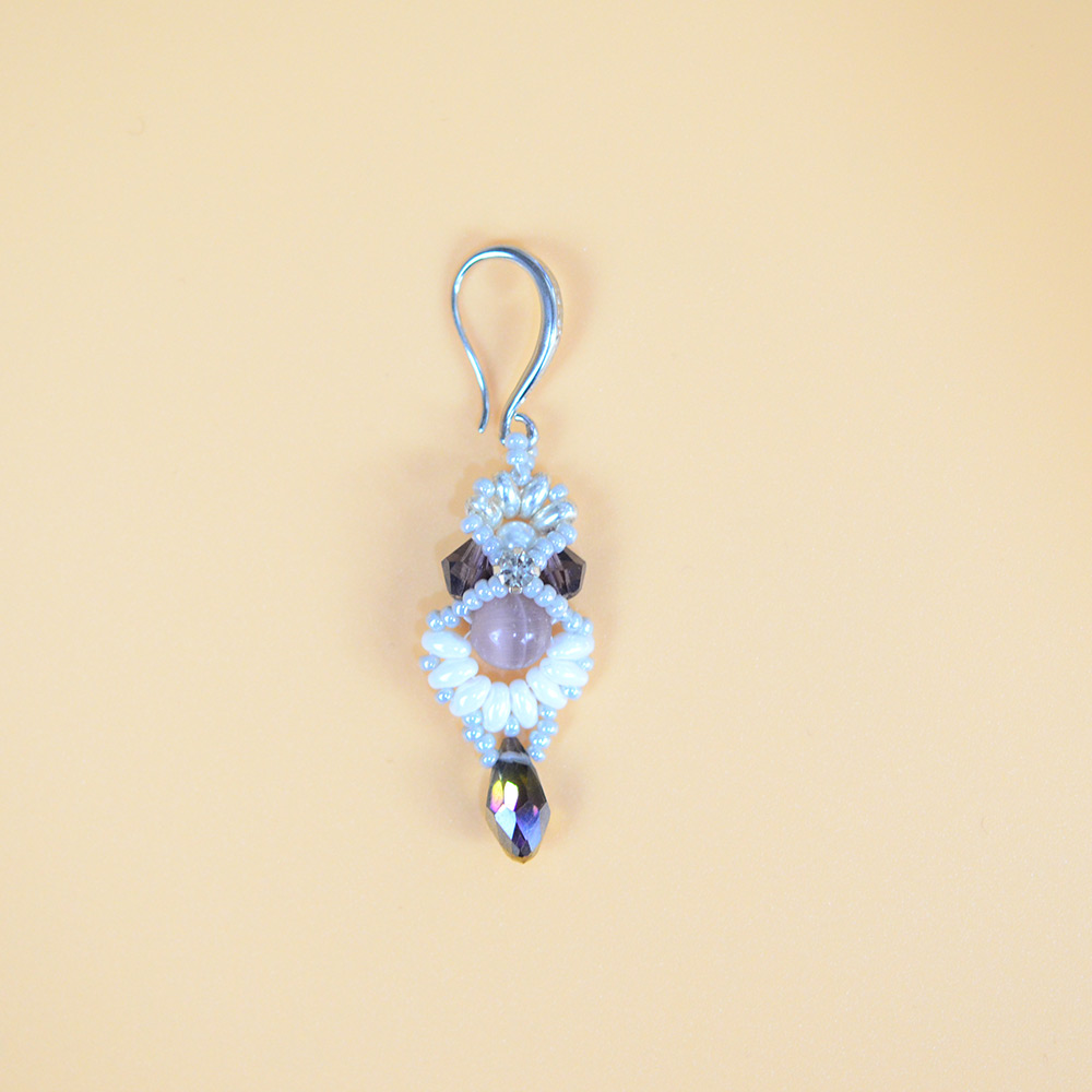 Изысканные серьги с разнообразными бусинами-5